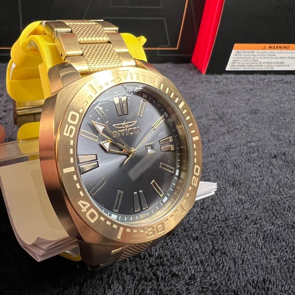 Invicta Speedway Men’s Watch-46mm MOD-48934 Gold & Black Dial (NWT) - Picture 3 of 11